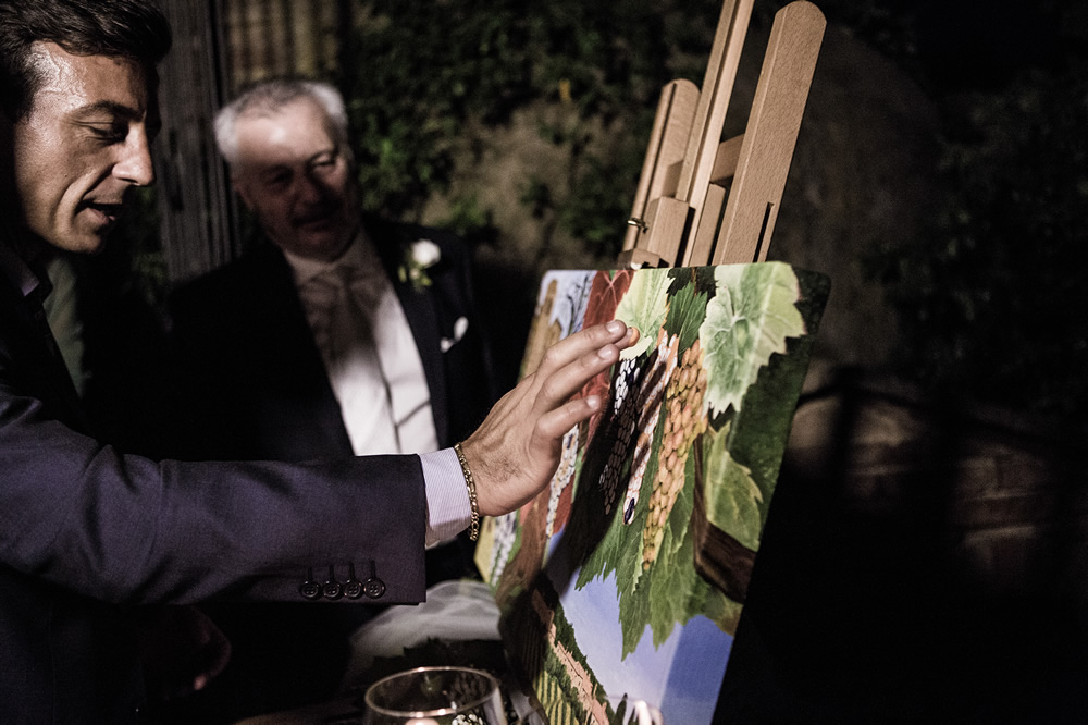 Canvas for the imprints of the guests